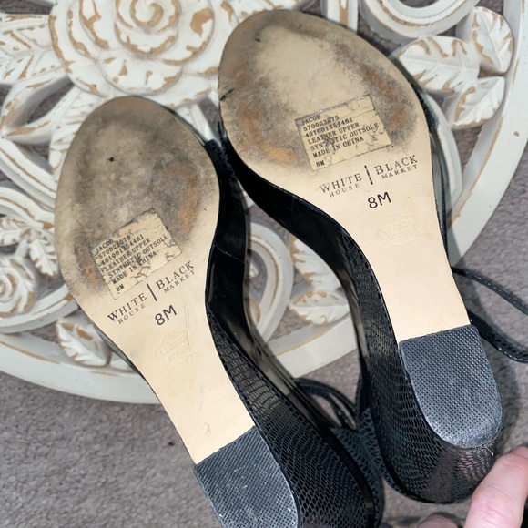 White House Black Market Black Leather Crocodile Embedded Wedge Sandals Size 8 - Picture 11 of 15